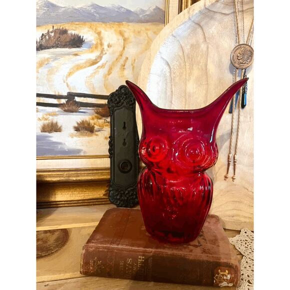 Vintage Amberina Owl Vase – Viking/Rainbow Glass Huntington WV – Hand-Blown Art - Picture 3 of 5